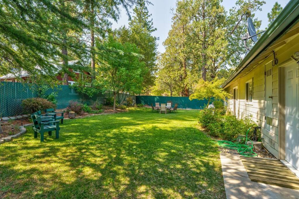 Acorn House - Charming House In Green Heaven With Pool Table With Lovely Backyard Oakhurst Ngoại thất bức ảnh