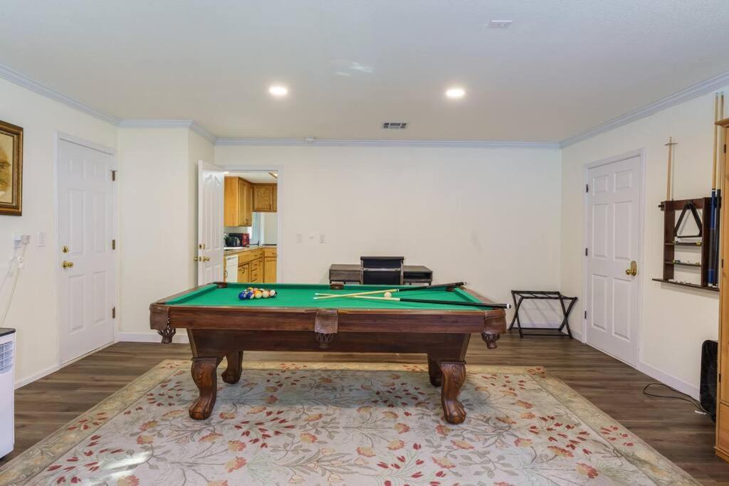 Acorn House - Charming House In Green Heaven With Pool Table With Lovely Backyard Oakhurst Ngoại thất bức ảnh