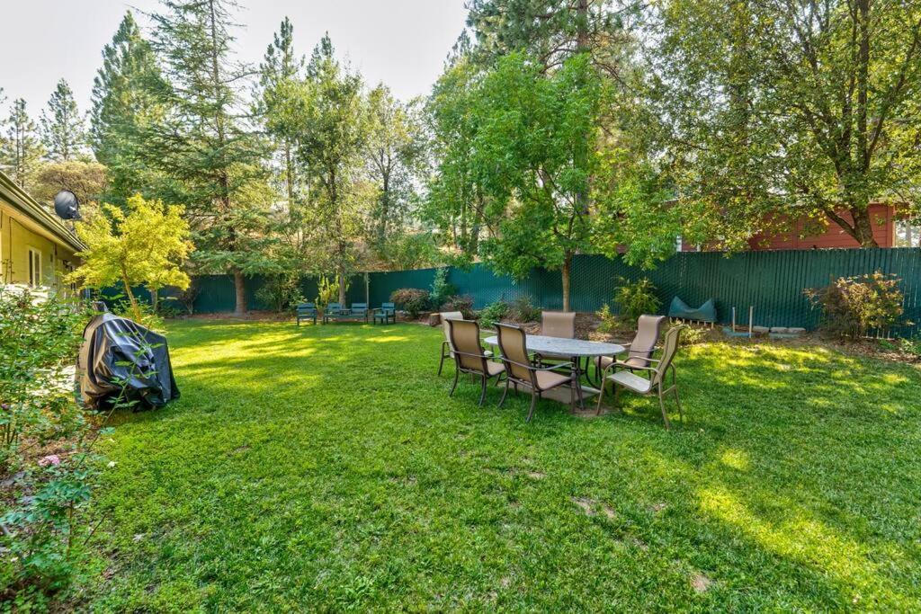 Acorn House - Charming House In Green Heaven With Pool Table With Lovely Backyard Oakhurst Ngoại thất bức ảnh